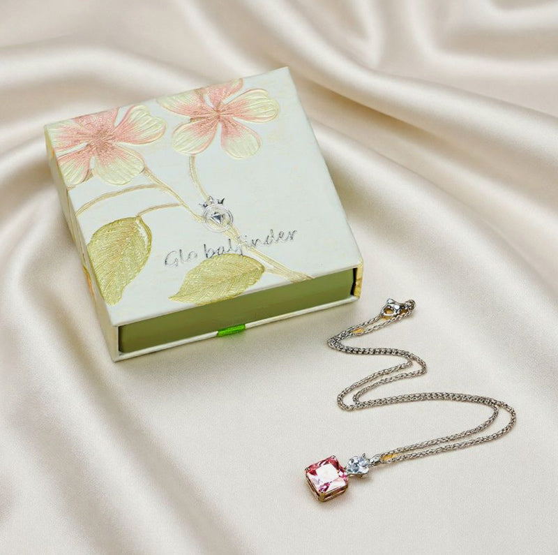Pink square gemstone, heart-shaped zircon, silver necklace – four-prong setting for the gemstone, romantic and sweet, luxurious.