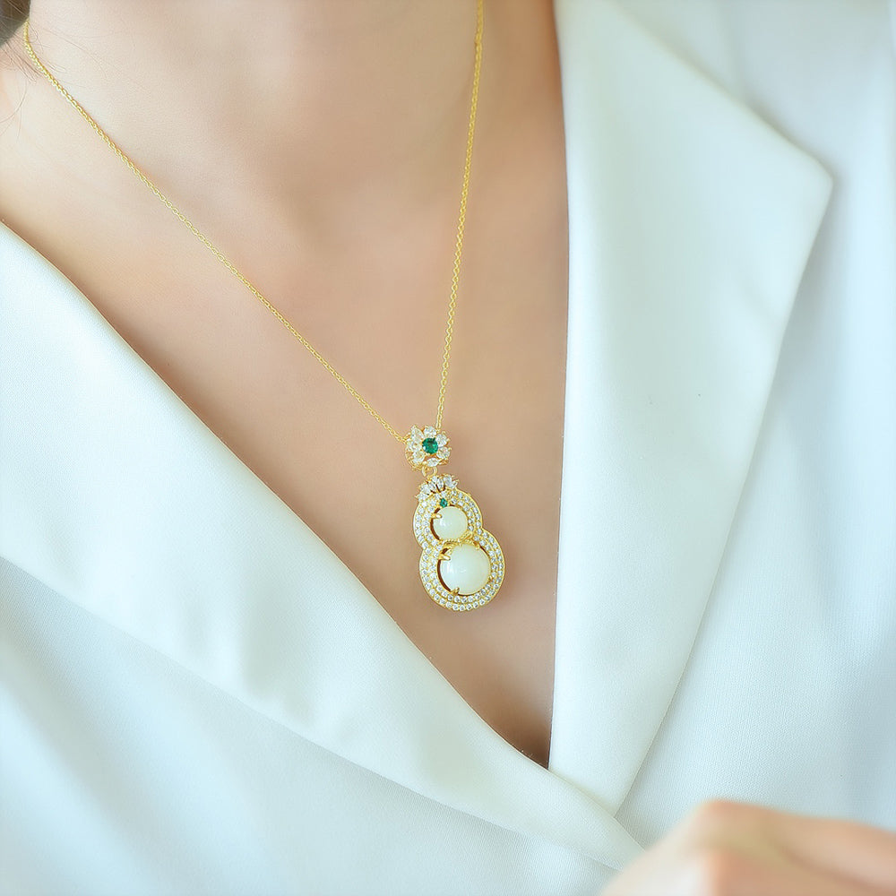 Gourd-Shaped 18K Gold Hetian Jade Necklace, Double-Layer Zircon Setting, Golden Corolla Clasp with Emerald, Symbolizing Fortune & Longevity