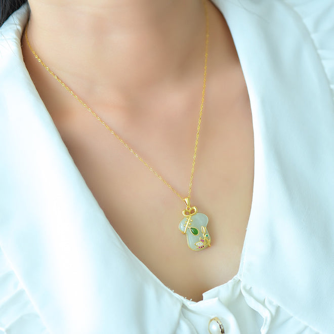 Hetian jade lotus-shaped gemstone pendant necklace – Hetian jade pendant brings happiness, good fortune, and auspiciousness. Creative auspicious gifts