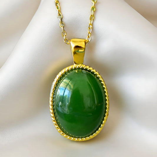Simple Necklace with Vivid Green Jasper Framed by Golden Twisted Rope Pattern Border, Plump & Bright Natural Green Jasper, Elegant & Noble