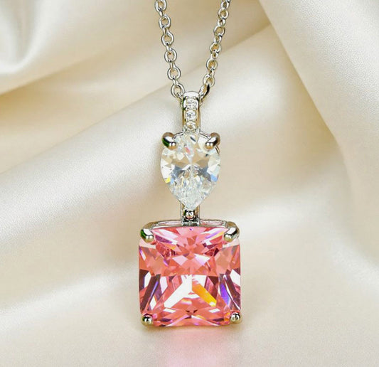 Pink square gemstone, heart-shaped zircon, silver necklace – four-prong setting for the gemstone, romantic and sweet, luxurious.