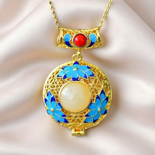 etian Jade and Gold Openwork Enamel Sachet Pendant Necklace – A Classic, Luxurious Collector's Piece  Suitable as a precious keepsake gift.
