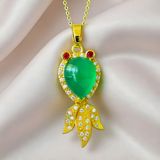 Emerald-Green Chalcedony Goldfish-Shaped Necklace with Ruby Eyes – A charming "wealth-attracting" goldfish symbolizing abundant prosperity and good fortune.