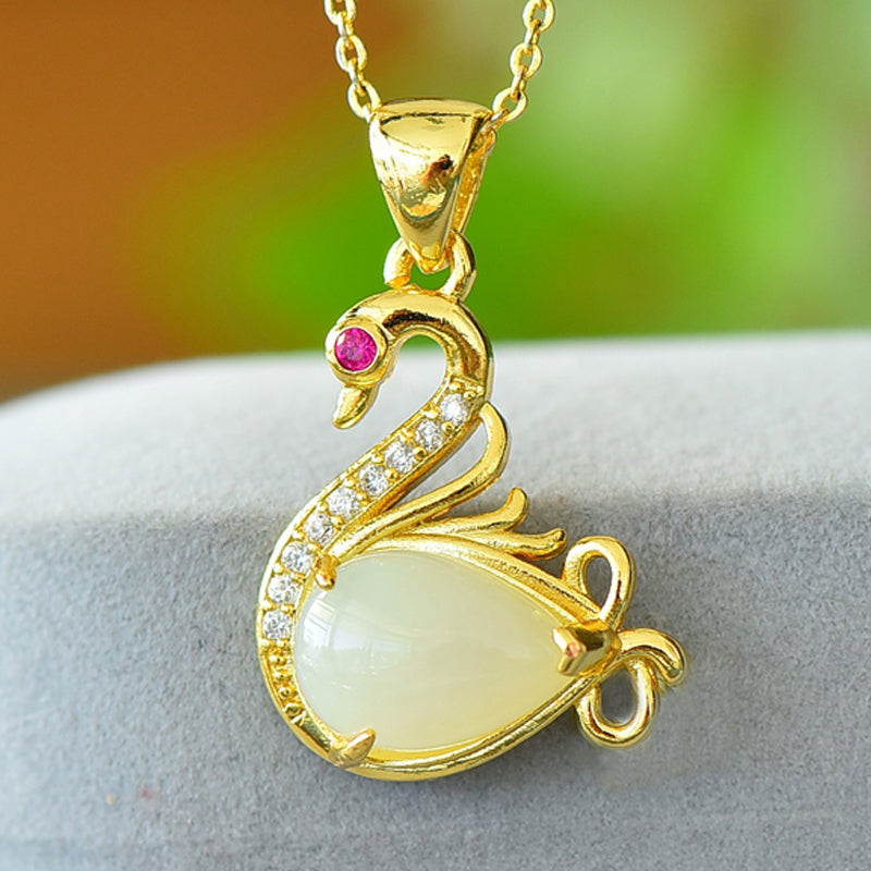 18K Gold Swan Necklace with Hetian Jade, Ruby, and Zircon – Suitable for Daily Wear, Dates, and Gifting