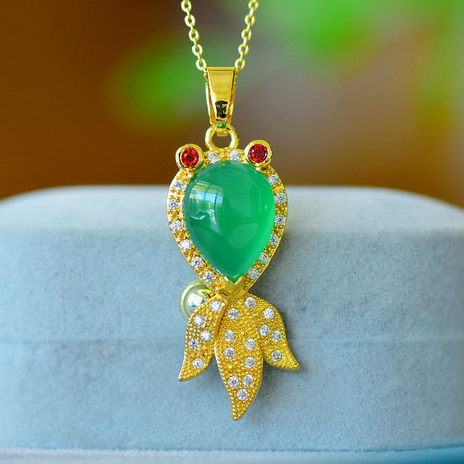 Emerald-Green Chalcedony Goldfish-Shaped Necklace with Ruby Eyes – A charming "wealth-attracting" goldfish symbolizing abundant prosperity and good fortune.