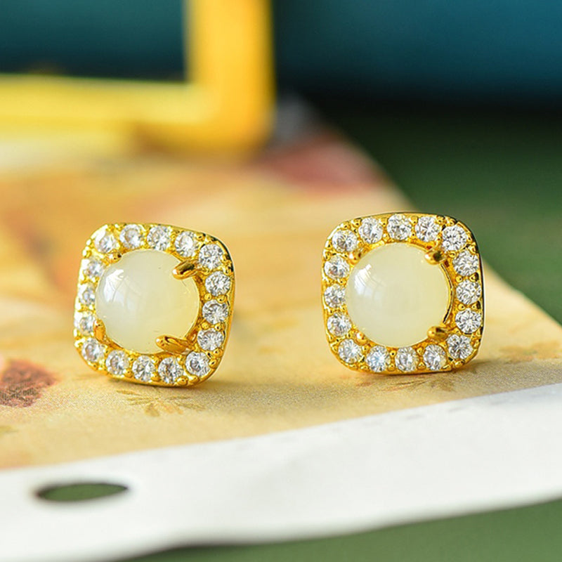 Pair of Gold-Set Square Stud Earrings with Rounded Corners (Hetian Jade) – Minimalist and Elegant Four-Prong Setting