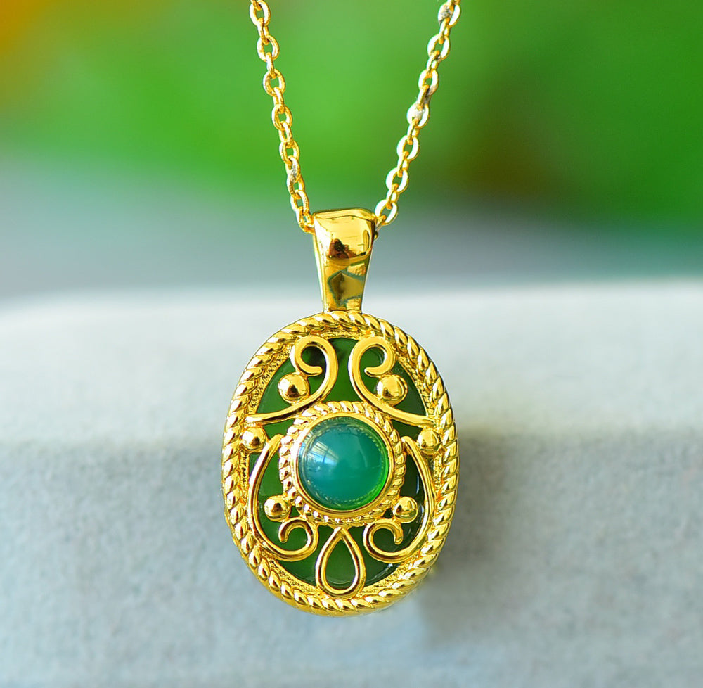 Simple Necklace with Vivid Green Jasper Framed by Golden Twisted Rope Pattern Border, Plump & Bright Natural Green Jasper, Elegant & Noble