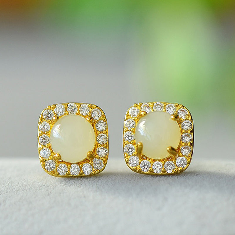 Pair of Gold-Set Square Stud Earrings with Rounded Corners (Hetian Jade) – Minimalist and Elegant Four-Prong Setting