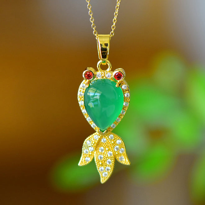 Emerald-Green Chalcedony Goldfish-Shaped Necklace with Ruby Eyes – A charming "wealth-attracting" goldfish symbolizing abundant prosperity and good fortune.