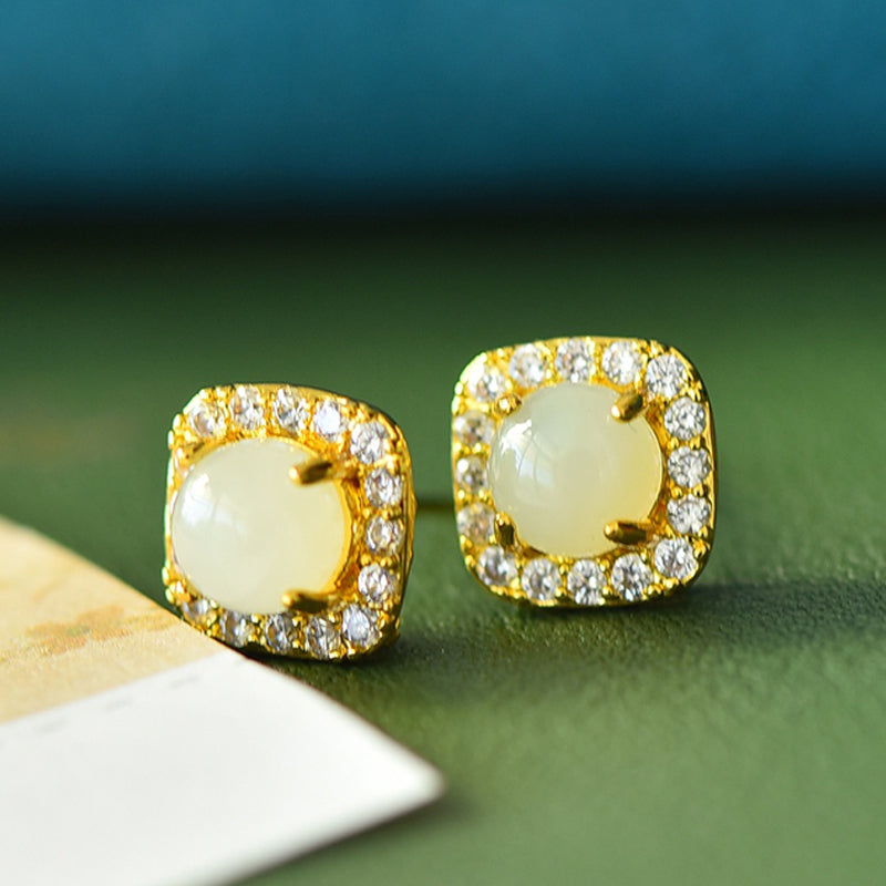 Pair of Gold-Set Square Stud Earrings with Rounded Corners (Hetian Jade) – Minimalist and Elegant Four-Prong Setting