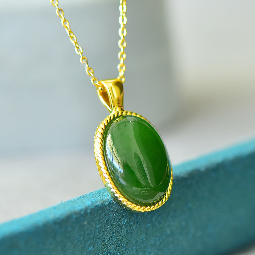 Simple Necklace with Vivid Green Jasper Framed by Golden Twisted Rope Pattern Border, Plump & Bright Natural Green Jasper, Elegant & Noble