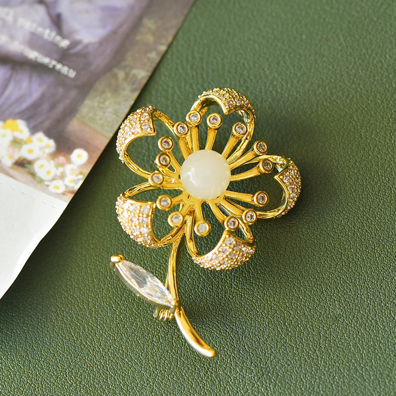 Openwork floral white jade brooch | Zircon-embellished gold-plated four-leaf brooch, dazzling and radiant.  Comes with an exquisite gift box