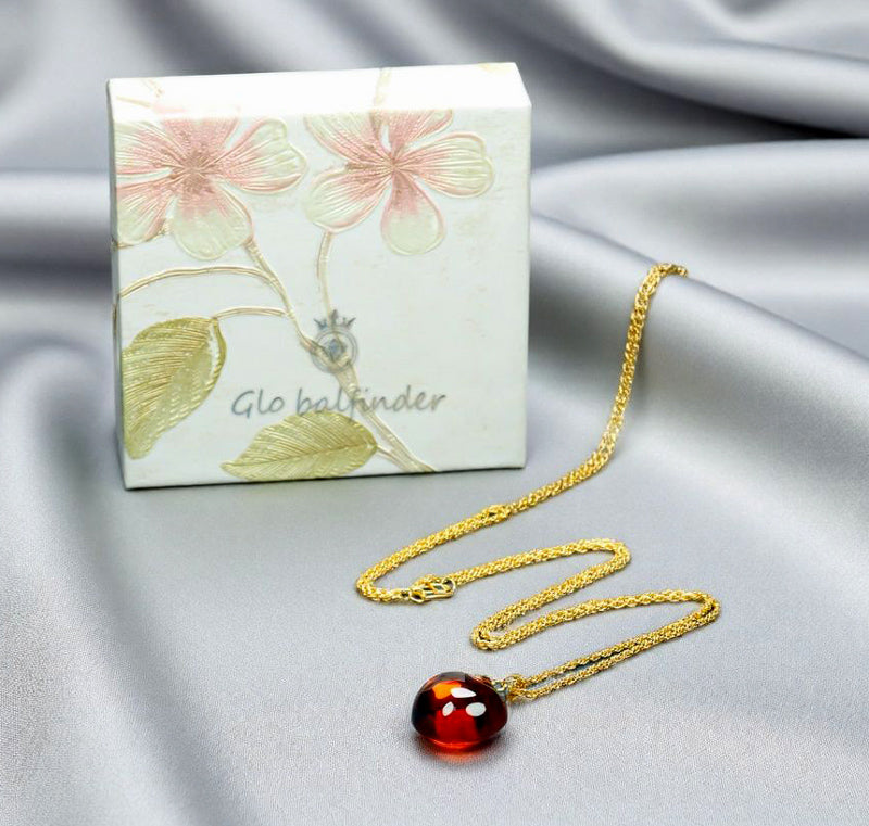 Red crystal apple auspicious necklace – gold braided chain, symbolizing good fortune and peace, comes in a beautiful gift box.