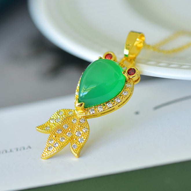 Emerald-Green Chalcedony Goldfish-Shaped Necklace with Ruby Eyes – A charming "wealth-attracting" goldfish symbolizing abundant prosperity and good fortune.