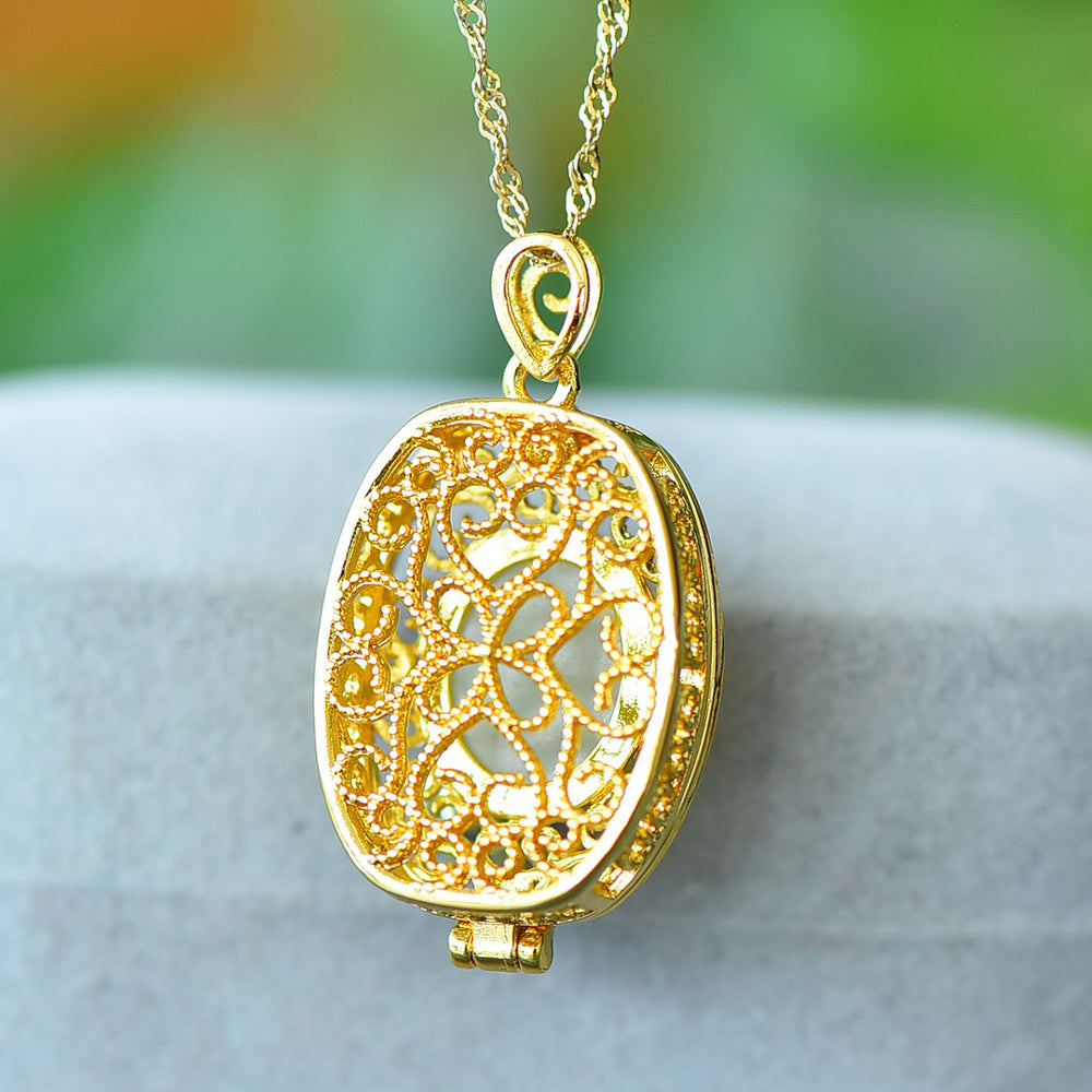 Hetan Jade Square Hinged Sachet Pendant Necklace –Gold Openwork Scrollwork Design with Spiral Heart-Shaped Clasp (Classic Romantic Style)