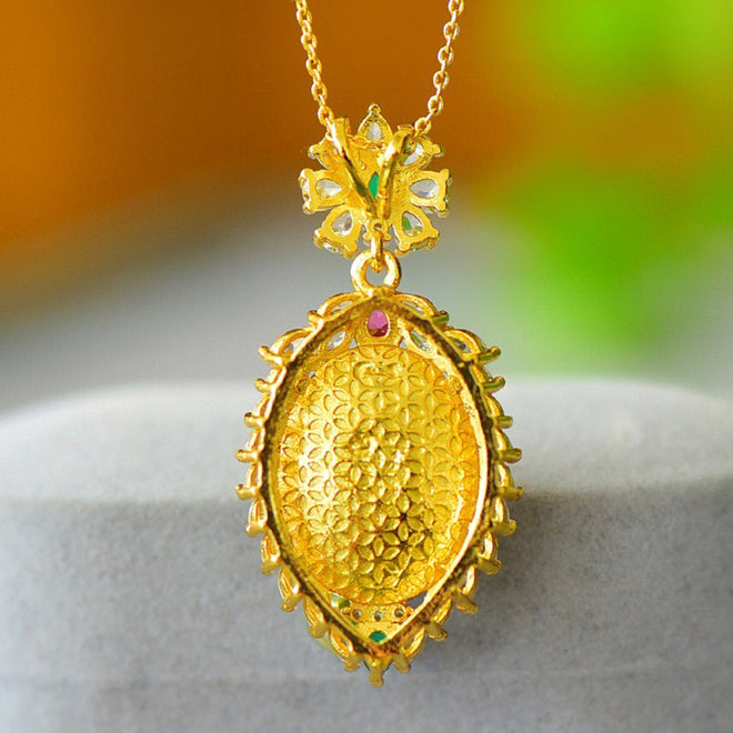 "Snowflake-Topped Pendant Necklace: Verdant Hetian Jade Accented with Ruby and Zircon Petals—An Elegant and Luxurious Design   Comes with a beautiful gift box
