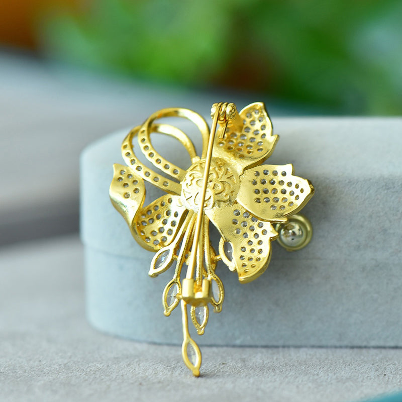 Hetian jade floral brooch | Gold-plated corsage inlaid with zircon, classic Oriental jewelry, comes in an exquisite gift box.