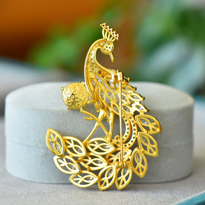 Hetian jade round bead pink and green gemstone embellished brooch – Peacock spreading its tail feathers, auspicious and luxurious brooch