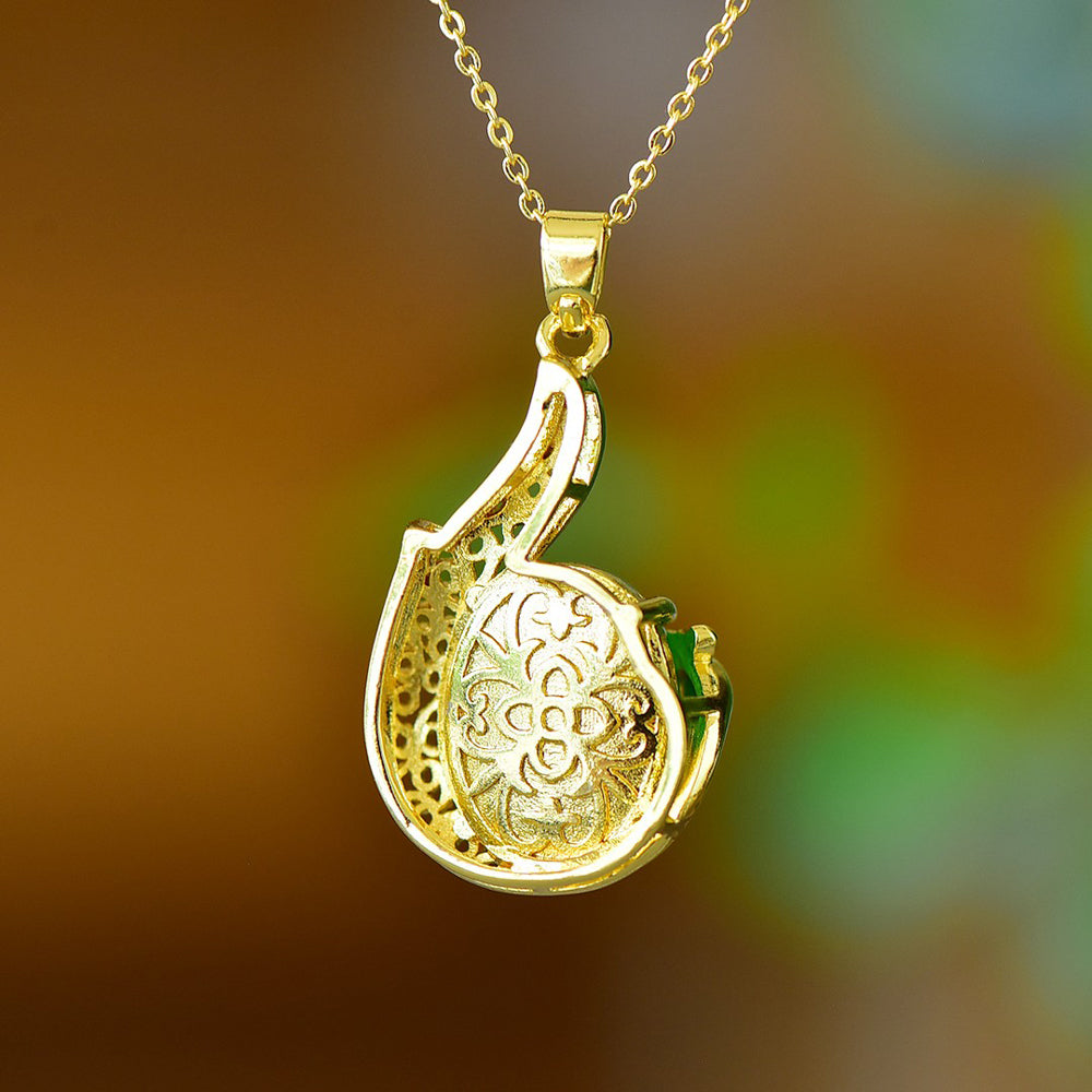 Phoenix-shaped emerald jade necklace – Golden phoenix tail feathers inlaid with emerald jade