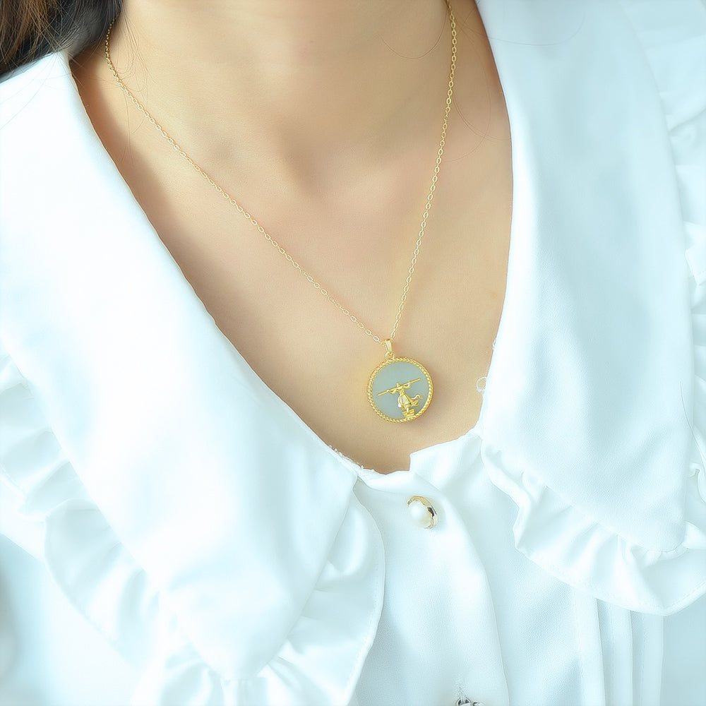 Hetian jade necklace with gold-patterned, exquisitely carved Sun Wukong (Monkey King) mythological figure reliefCraftsmanship.  Suitable for daily wear
