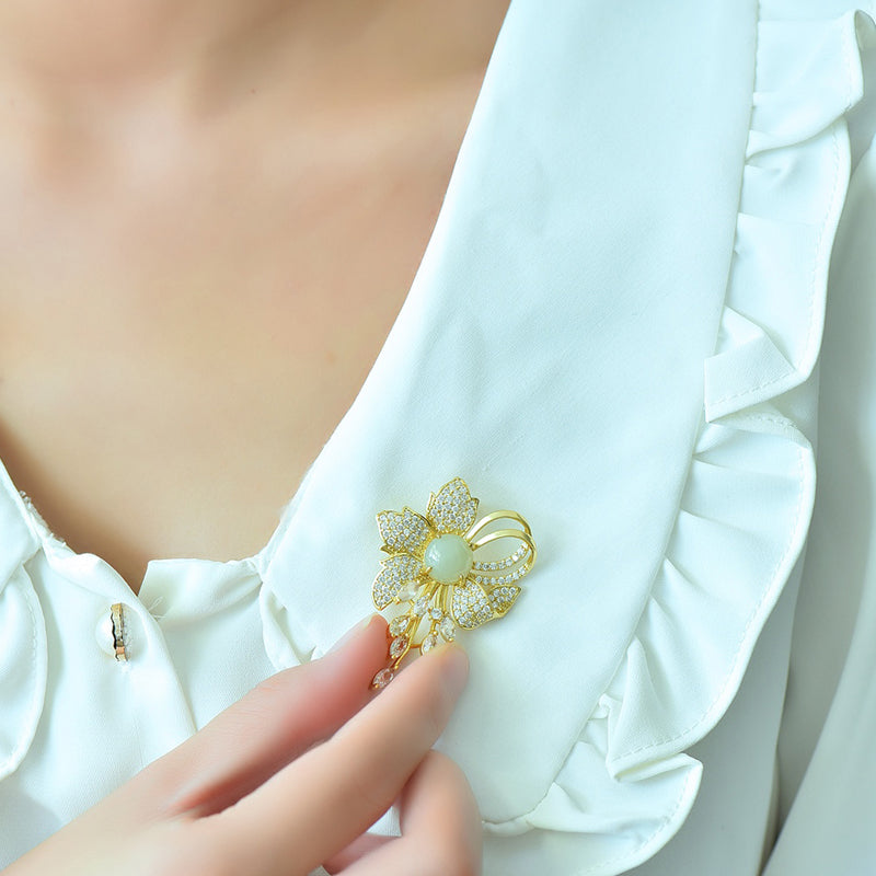 Hetian jade floral brooch | Gold-plated corsage inlaid with zircon, classic Oriental jewelry, comes in an exquisite gift box.