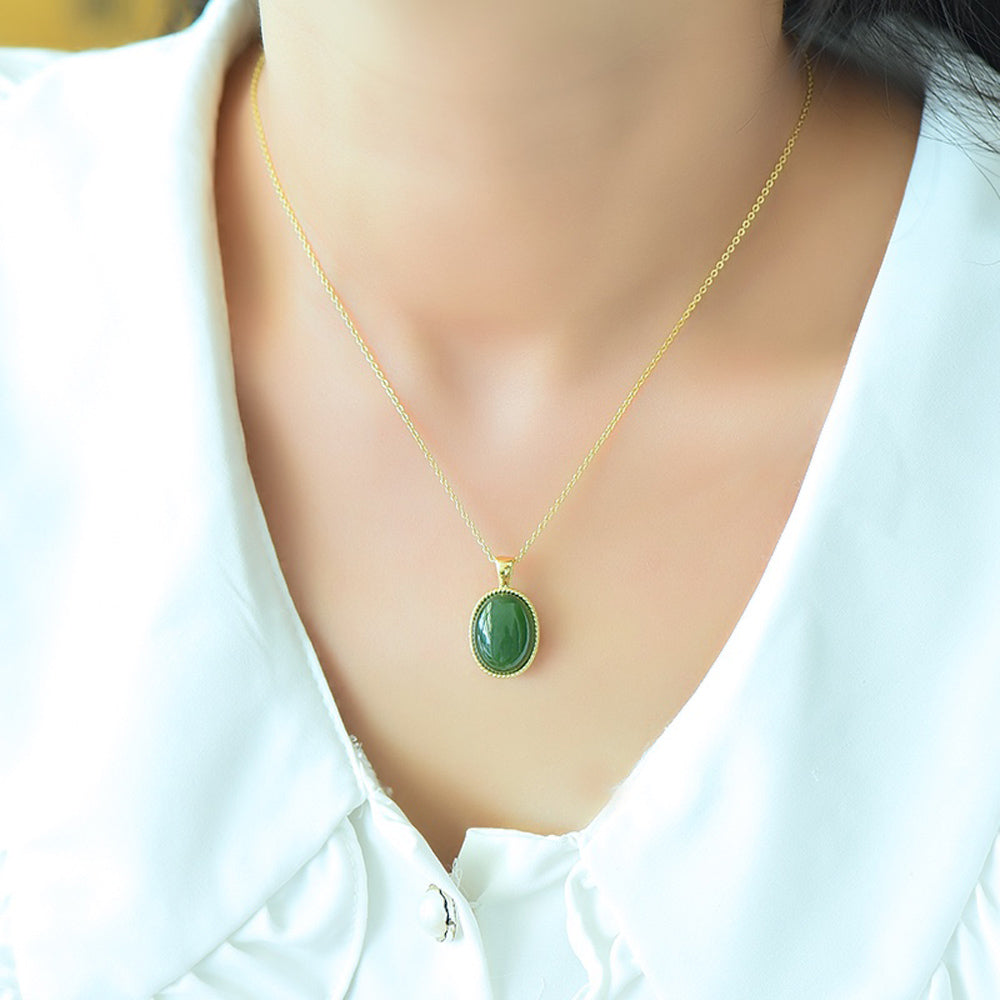 Simple Necklace with Vivid Green Jasper Framed by Golden Twisted Rope Pattern Border, Plump & Bright Natural Green Jasper, Elegant & Noble