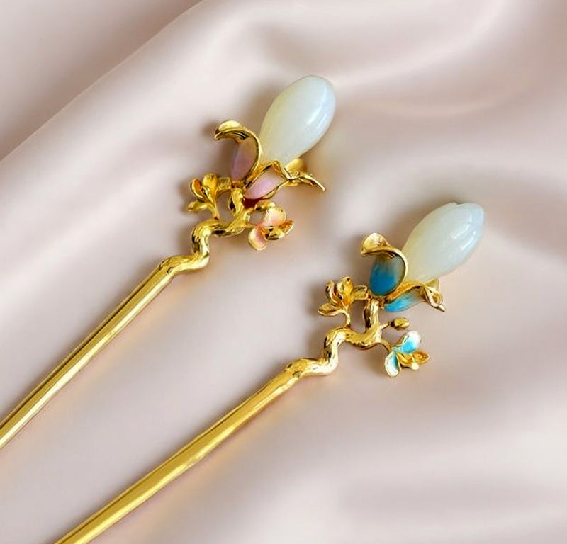 Hetian Jade & Enamel Floral Gold Hairpin (Delicate Thin Gold Stem) – Fresh, Cute, and Classic Hanfu Style  Suitable for Hanfu accessories and as gifts.