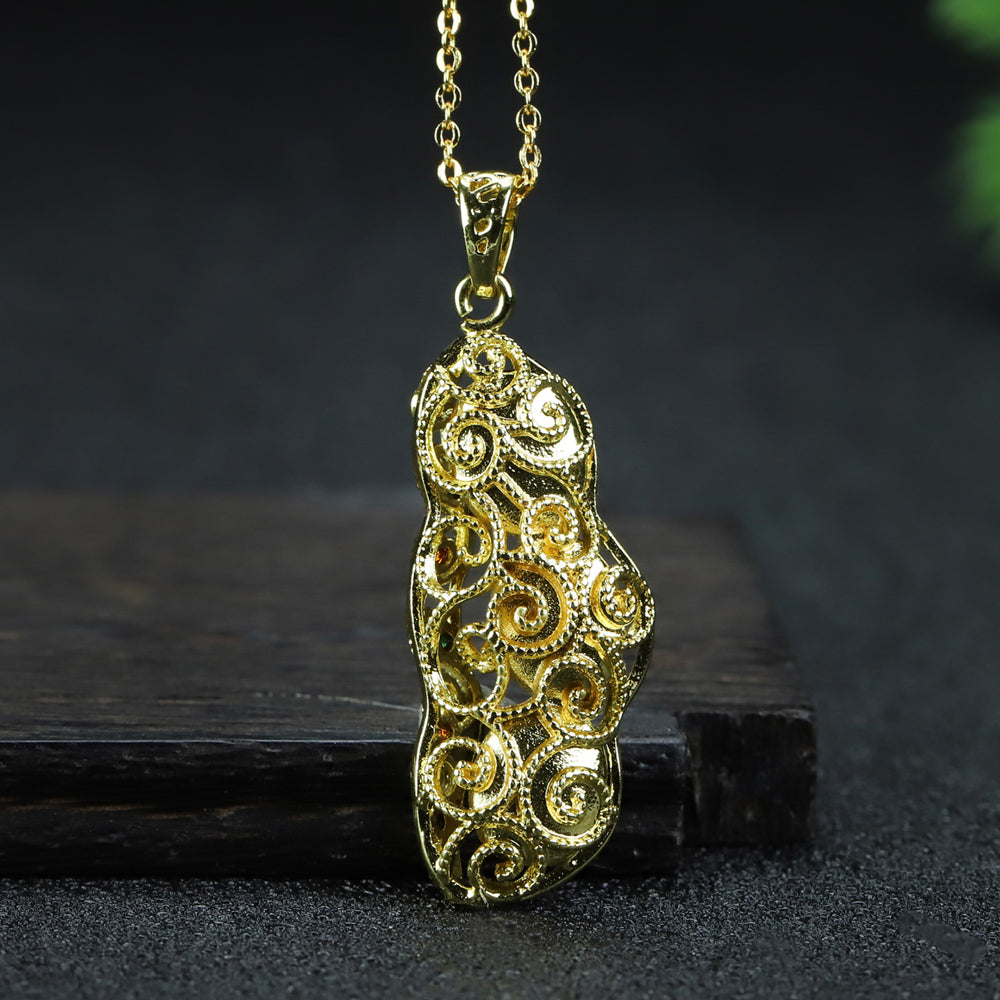 Agate, chalcedony, pea pod, gold openwork gemstone pendant necklace - creative, cute, and symbolizing many children, blessings, and abundant harvests.