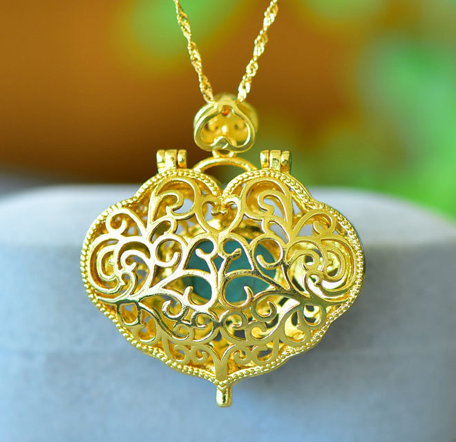 Malachite Necklace with Gold Openwork Scrollwork and Ornate Palace-Style Frame – Vibrant Green Natural Patterns, Opulent and Grand Style