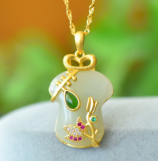 Hetian jade lotus-shaped gemstone pendant necklace – Hetian jade pendant brings happiness, good fortune, and auspiciousness. Creative auspicious gifts